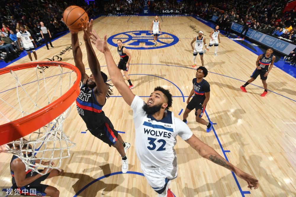 的带领下 的带领下